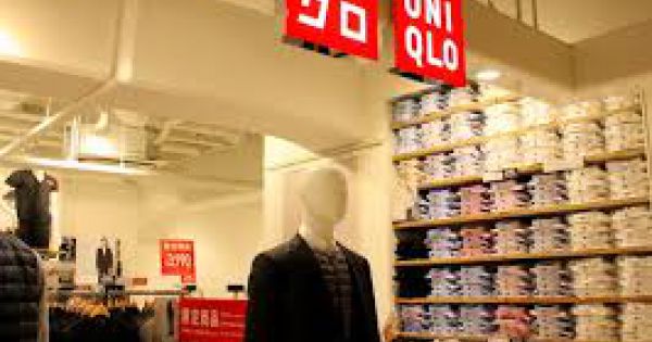 Chưa có mặt ở Việt Nam, Uniqlo đã bị làm giả, làm nhái