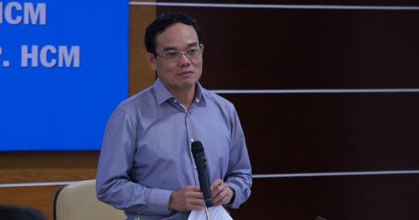 Ông Trần Lưu Quang, Ủy viên BCH Trung ương Đảng, Phó Bí thư Thường trực Thành ủy TPHCM thăm và làm việc với ĐHQG-HCM