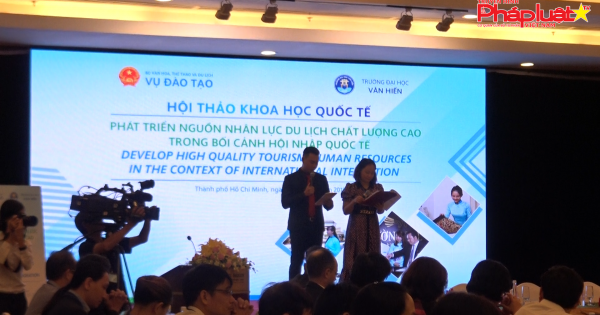 Phát triển nguồn nhân lực du lịch chất lượng cao trong bối cảnh hội nhập quốc tế