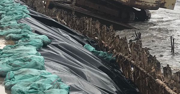 Cà Mau cần ban bố tình trạng khẩn cấp do nguy cơ vỡ đê