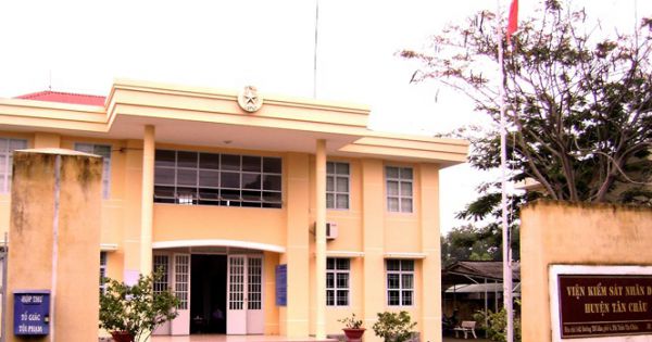 Khởi tố phó Viện trưởng Viện KSND nhận hối lộ