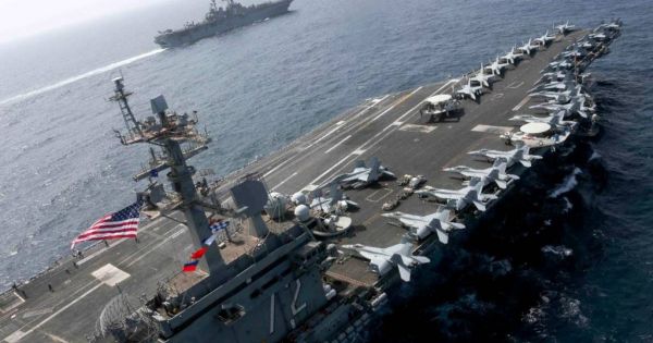 Mỹ cảnh báo tàu bè có kế hoạch di chuyển gần Eo Hormuz