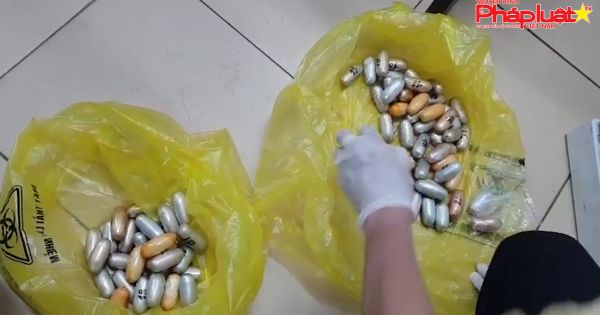 TPHCM: Bắt đối tượng người nước ngoài nuốt 1,6 kg cocain trong bụng