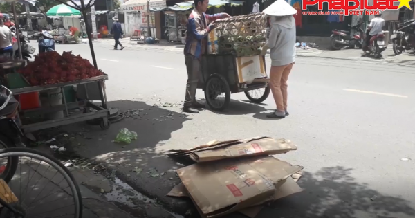 Bình Thạnh - Khu chợ tự phát lấn chiếm lòng đường