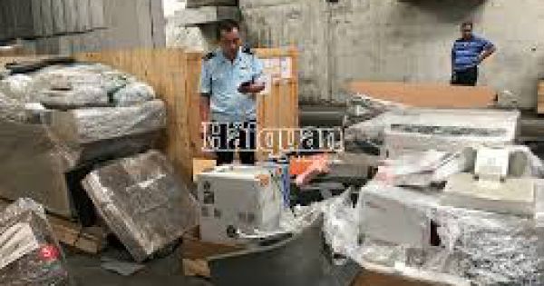 Khởi tố 2 vụ buôn lậu phụ tùng ô tô, thiết bị y tế