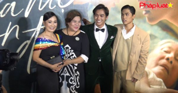 Hồng Đào duyên dáng tại buổi ra mắt 