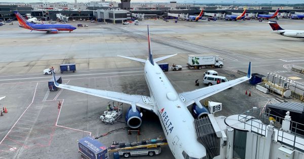 Nga: Máy bay A320 trượt khỏi phi đạo trong lúc hạ cánh khẩn