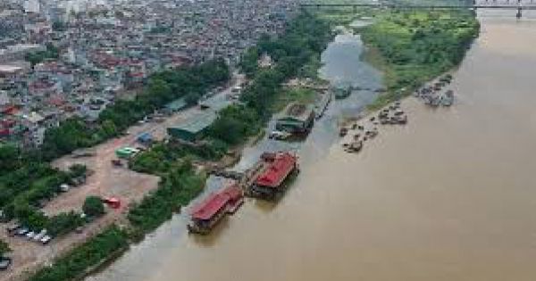 Nhà hàng cá lăng Toàn Thắng ngang nhiên vi phạm pháp luật đê điều