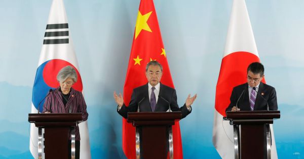 Ngoại trưởng Trung-Nhật-Hàn hội đàm 3 bên tại Bắc Kinh