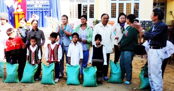 Tăng cường kiểm tra, giám sát việc cấp gạo hỗ trợ cho học sinh