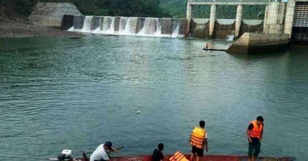 Hai nhân viên nhà máy thủy điện bị khởi tố vì xả lũ làm chết người