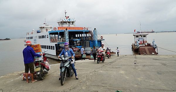 Hải Phòng: Thu tiền phà không xé vé, một giám đốc bị cách chức