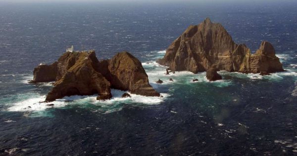 Nhật Bản phản đối Hàn Quốc tập trận tại đảo tranh chấp