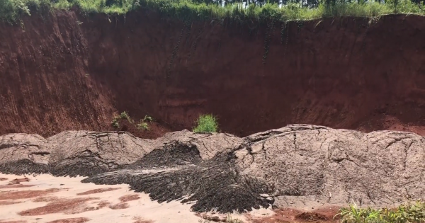 Đắk Nông: Xử lý nghiêm công ty đổ trộm hàng chục tấn chất thải Nhà máy Alumin Nhân Cơ