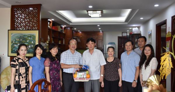 Lãnh đạo Bộ Tư pháp thăm hỏi và tri ân các thế hệ lãnh đạo đi trước