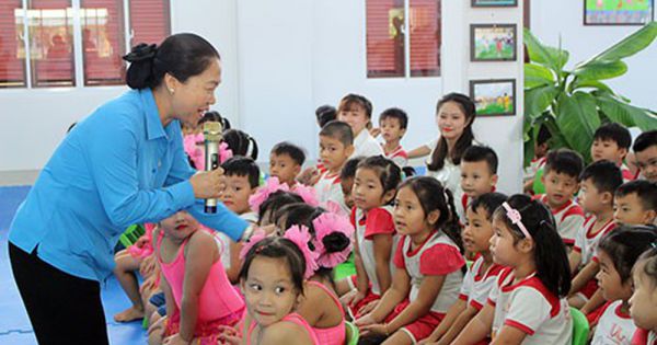 Màn chào hỏi đặc biệt theo ý trẻ của cô trò mầm non