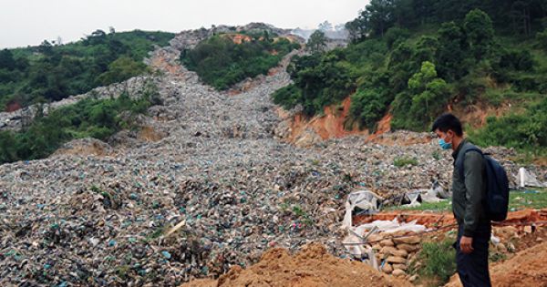 UBND Đà Lạt: Rác tràn xuống thung lũng sẽ được chôn lấp