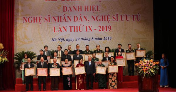 391 người được phong tặng danh hiệu Nghệ sĩ nhân dân, Nghệ sĩ Ưu tú