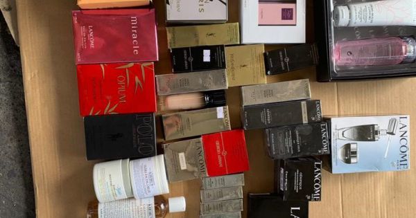 Thu giữ nhiều mỹ phẩm giả