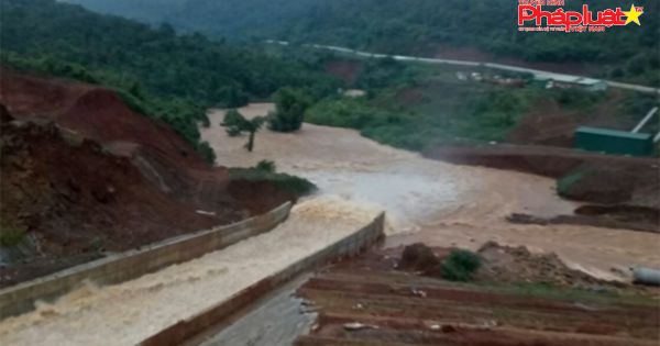 Đak Nông: Hồ chứa hơn nửa triệu m3 nước có nguy cơ vỡ, khẩn cấp di dời người dân trong đêm