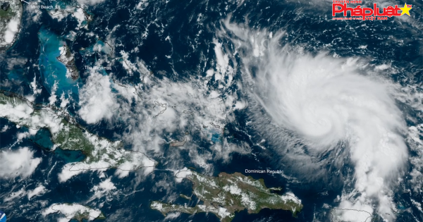 Tổng thống Trump hủy thăm Ba Lan để ứng phó với bão Dorian