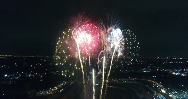 Hàng vạn người được mãn nhãn với pháo hoa và âm nhạc tại trường đua Đại Nam