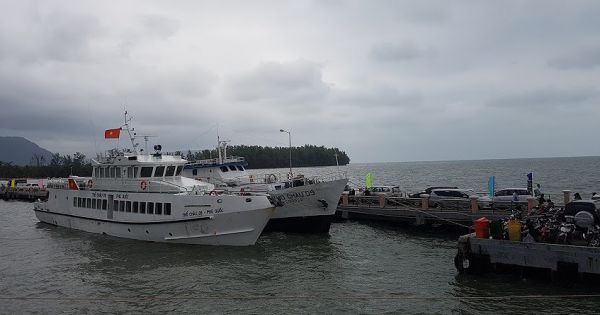 Phú Quốc: Tạm ngưng các hoạt động tàu, phà vì thời tiết xấu trên biển