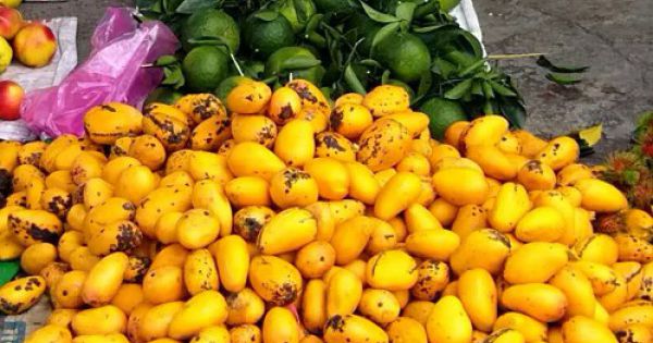 Hơn trăm ngàn tấn rau quả Trung Quốc đổ về chợ đầu mối