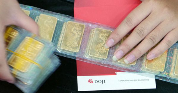 Giá vàng SJC trên đà lao dốc