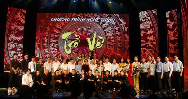 Chương trình nghệ thuật đặc biệt “Trở về” ủng hội đồng bào vùng lũ Thanh Hóa