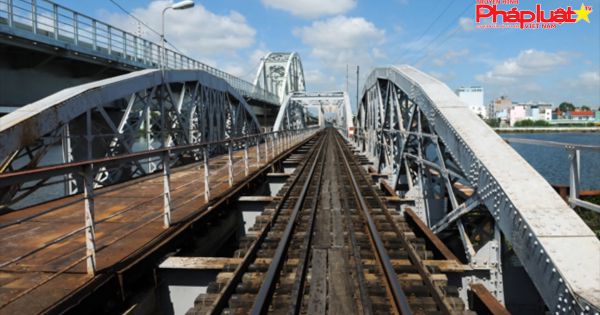 Cầu sắt Bình Lợi 117 năm tuổi trước ngày 'khai tử'