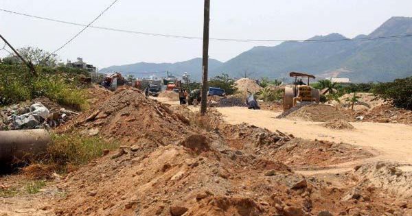 Nha Trang cưỡng chế 11 công trình xây dựng sai phạm tại Khu đô thị Hoàng Long