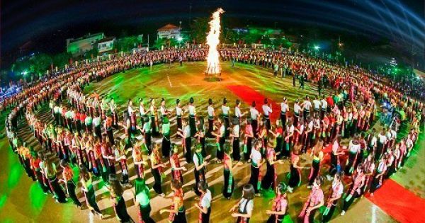 Yên Bái dừng đăng ký kỷ lục Guinness thế giới màn Đại xoè