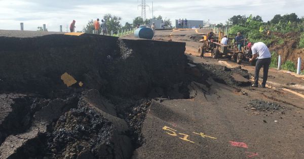 Đường 250 tỷ tiếp tục lún sâu, nứt lan rộng ở Gia Lai