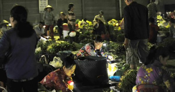 Nơi 'độc nhất' miền Tây: Chợ 'chồm hổm' chỉ bán thứ của nhà trồng được