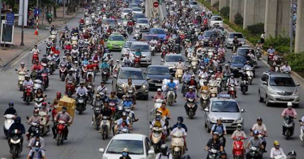 Từ ngày 15.10: Xe máy đi trên đường bộ tốc độ không quá 40km/h