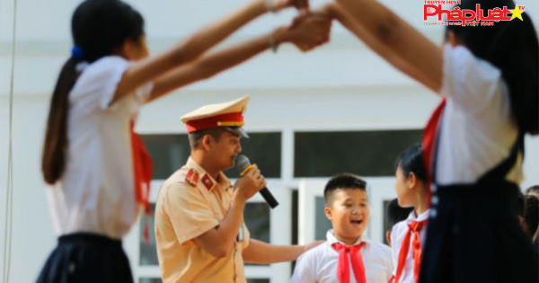 Hơn 1.000 học sinh Hà Nội tham gia tìm hiểu an toàn giao thông