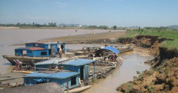 Phạt gần 700 triệu đồng 6 trường hợp khai thác cát trái phép