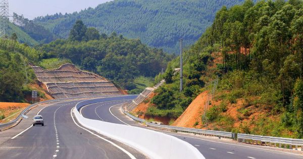 Cao tốc Bắc Giang - Lạng Sơn trước ngày thông xe