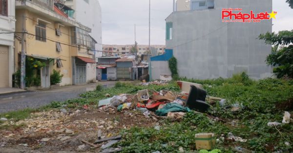 TP.HCM: Chính quyền bỏ mặc việc lấn chiếm xây dựng trái phép trên ngay con đường đi?