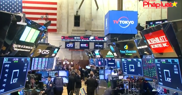 Giá dầu thế giới giảm mạnh trong phiên giao dịch cuối tuần