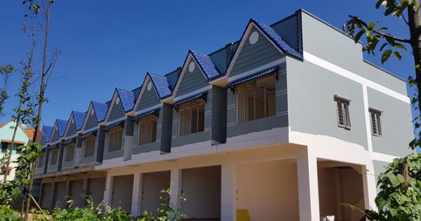 Lâm Đồng: Xây nhà phố, biệt thự trái phép trong bến xe