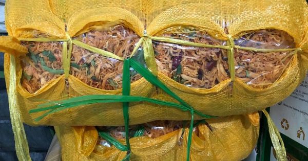 Quảng Bình: Tạm giữ gần 600 kg thịt bò, gà khô không rõ nguồn gốc