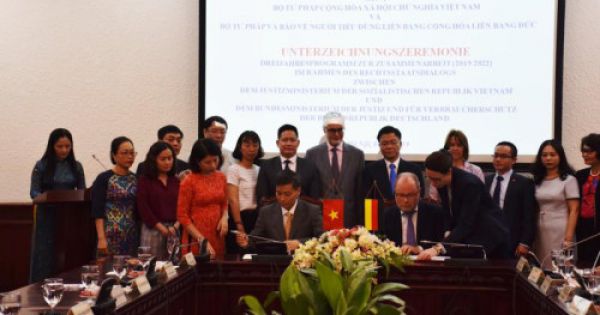 Bộ trưởng Lê Thành Long tiếp xã giao với Quốc Vụ khanh Bộ Tư pháp và bảo vệ người tiêu dùng CHLB Đức