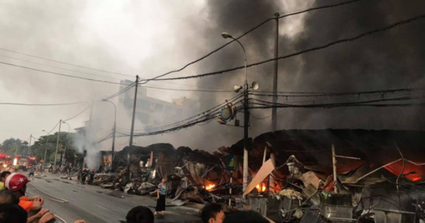 Cháy chợ Còng ở Thanh Hóa, 260 ki-ốt bị thiêu rụi, thiệt hại tiền tỉ