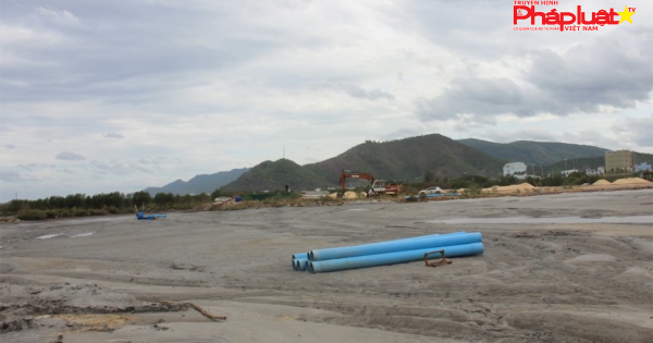 Tạm dừng hút cát đầm Thị Nại, giải quyết kiến nghị của người dân