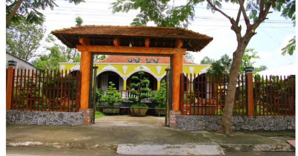 “Đã mắt” với hơn 1.000 món đồ cổ tại nhà người đàn ông ở miền Tây