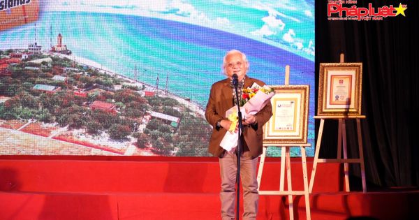 Nhà báo Giản Thanh Sơn triển lãm và ra mắt sách Không ảnh đảo và bờ biển Việt Nam