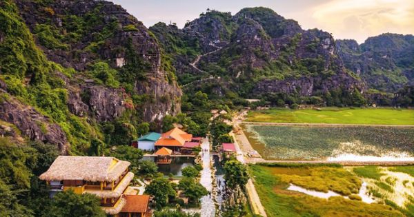 Hang Múa: Điểm “check-in” trên “lưng chừng trời” đẹp không tưởng ở Ninh Bình!