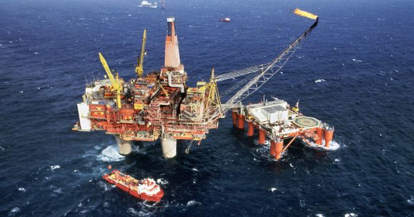 Giá dầu Thế giới tiếp đà tăng trong phiên giao dịch cuối tuần